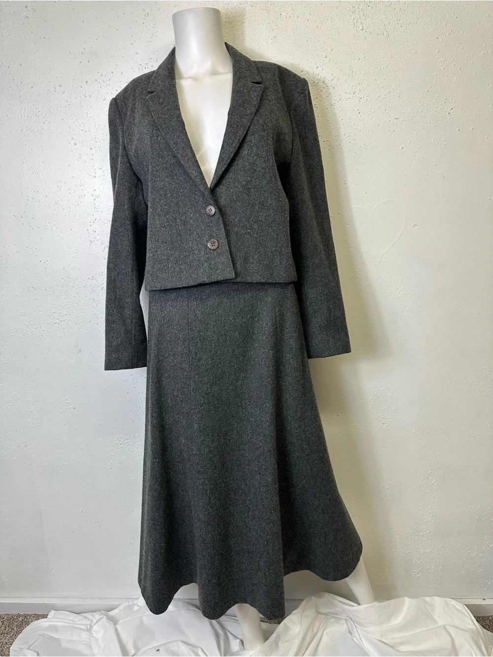 Vintage College Town Gray Midi Skirt & Jacket Set Size 11/12 Stunner !